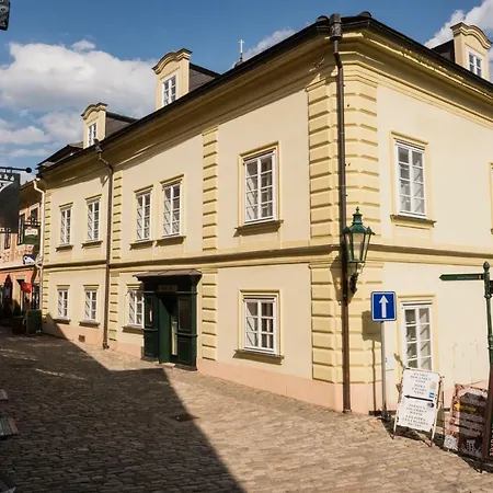U Hrádku 4*